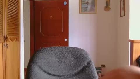 Snapshot of albajadmamad_01 chatting on April 27, 6:50 pm josevcam online show from April 27, 6:50 pm