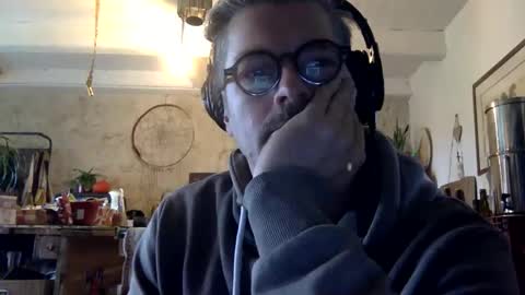 Snapshot of albandant chatting on October 23, 11:53 am albandant online show from October 23, 11:53 am