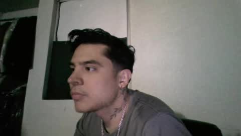 Snapshot of alber753713 chatting on August 1, 5:29 am alber753713 online show from August 1, 5:29 am