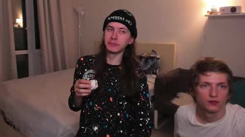 Albert You can ------------ support me at  online show from September 18, 11:29 pm