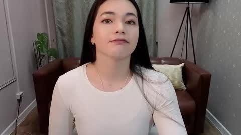 Snapshot of albi_glow chatting on November 16, 4:40 am Albi online show from November 16, 4:40 am