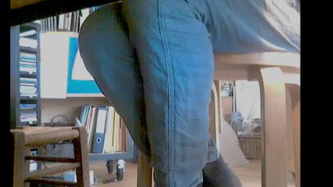 Snapshot of aldolechat chatting on December 17, 11:27 am aldolechat online show from December 17, 11:27 am