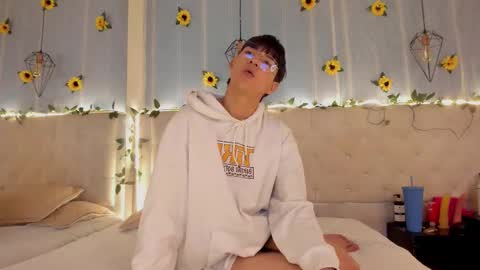 ale_aurarashi online show from October 30, 3:52 am