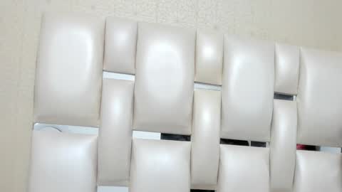 aleanders  online show from October 1, 12:22 pm