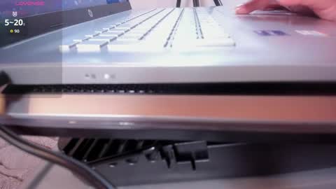 Snapshot of alecxis_ chatting on May 1, 6:56 pm Alecxis online show from May 1, 6:56 pm