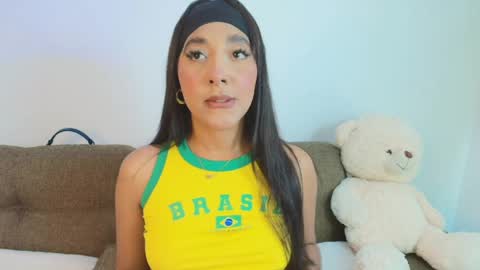 Snapshot of alee_foxx chatting on May 25, 11:44 pm Alee Foxx online show from May 25, 11:44 pm
