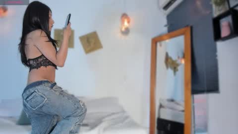 aleexiiaa online show from February 9, 12:09 pm