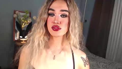 Snapshot of aleinacroft chatting on October 2, 1:56 am aleinacroft online show from October 2, 1:56 am