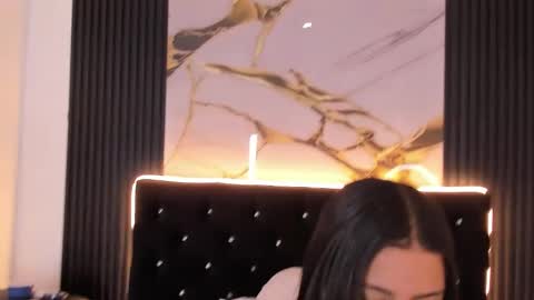 Alejandra Lopez online show from February 16, 1:29 pm