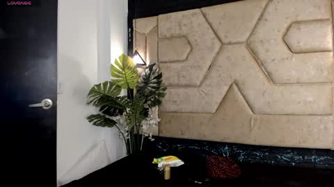 aleja__slav3 online show from May 29, 9:46 pm