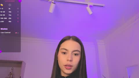 Alejandra online show from April 10, 11:15 am