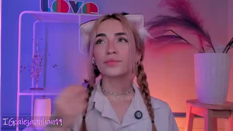 Snapshot of alejamillan1 chatting on July 7, 7:23 am night GTM -5 online show from July 7, 7:23 am