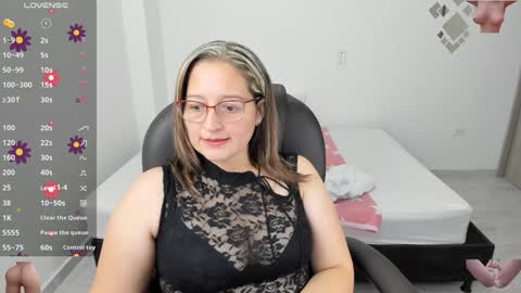 Snapshot of alejandra_milf_ chatting on February 6, 11:15 pm alejandra online show from February 6, 11:15 pm