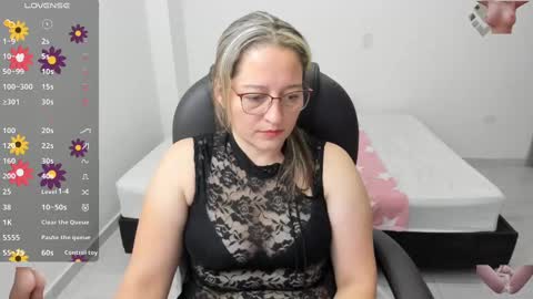 Snapshot of alejandra_milf_ chatting on February 13, 11:50 am alejandra online show from February 13, 11:50 am