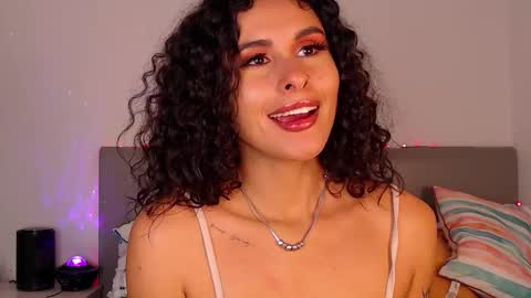 Snapshot of alejandraray chatting on December 2, 2:17 am Danna Ray online show from December 2, 2:17 am