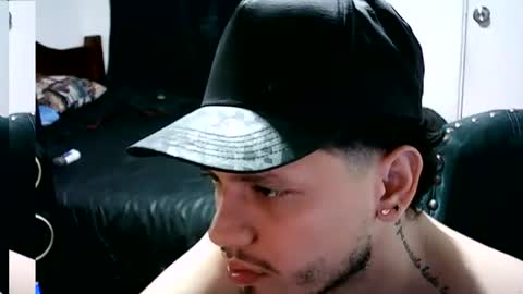 Snapshot of alejandrojarafara915 chatting on August 3, 6:34 am alejandrojarafara915 online show from August 3, 6:34 am