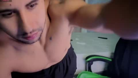 Snapshot of alejandrojf_00 chatting on May 6, 10:48 pm Daiki jack online show from May 6, 10:48 pm