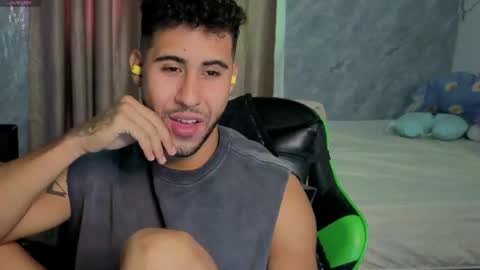 Snapshot of alejandrojf_00 chatting on May 7, 6:57 pm Daiki jack online show from May 7, 6:57 pm
