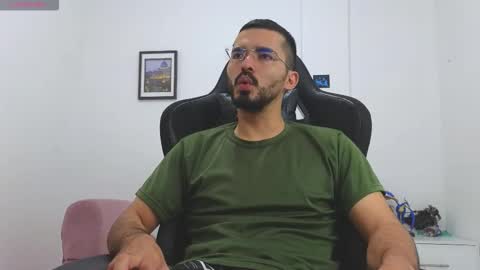 alejandroo_7 online show from December 20, 5:20 pm