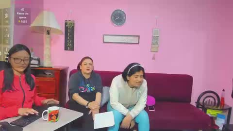 zoe and Kataleya online show from September 9, 12:59 pm