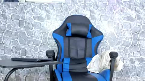 alejo peverell online show from April 13, 8:25 pm