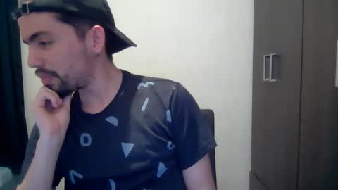 alejo_shy online show from December 17, 4:34 am