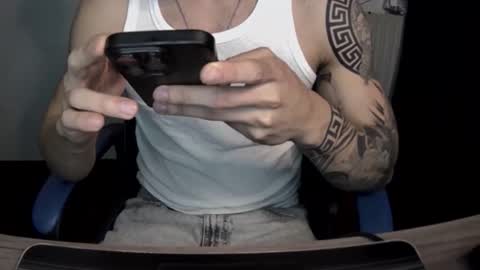 Snapshot of alejoduarte16 chatting on February 8, 2:09 pm alejoduarte16 online show from February 8, 2:09 pm