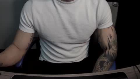 Snapshot of alejoduarte16 chatting on February 14, 5:10 pm alejoduarte16 online show from February 14, 5:10 pm