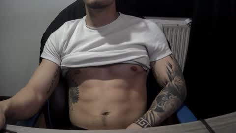 Snapshot of alejoduarte16 chatting on May 4, 7:15 am alejoduarte16 online show from May 4, 7:15 am