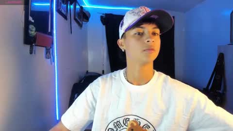 Snapshot of alejoo_storms chatting on October 15, 9:42 am alejo online show from October 15, 9:42 am