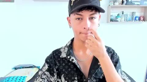 Snapshot of alejoo_storms chatting on July 19, 6:11 pm alejo online show from July 19, 6:11 pm