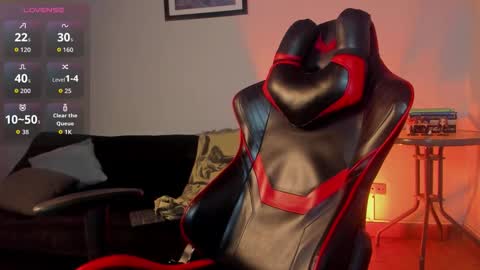 Snapshot of alekblake chatting on September 30, 1:43 am Alek online show from September 30, 1:43 am