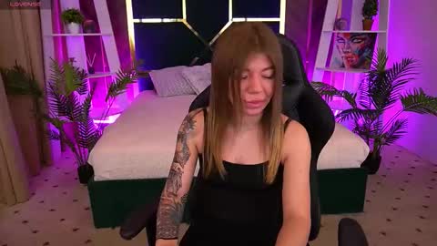 Snapshot of aleksaloree chatting on October 18, 8:15 am aleksaloree online show from October 18, 8:15 am