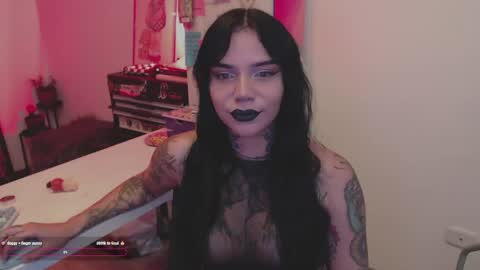 Snapshot of aleksanoir chatting on June 8, 8:09 pm AleksaNoir online show from June 8, 8:09 pm