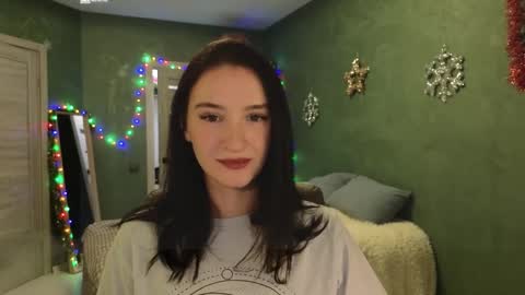 Snapshot of alena_navi chatting on December 7, 4:36 pm Alena online show from December 7, 4:36 pm