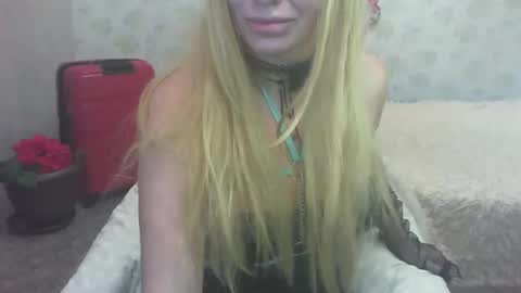 Luly online show from December 3, 11:02 pm