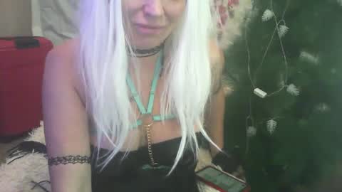 Luly online show from December 7, 12:30 am