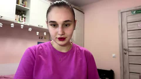 Nora online show from April 11, 3:16 pm