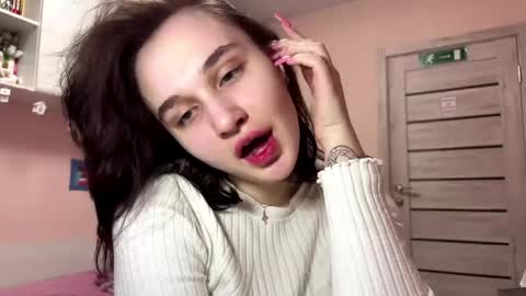 Nora online show from April 15, 3:41 pm