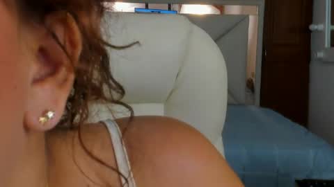 alennax online show from April 13, 12:54 pm