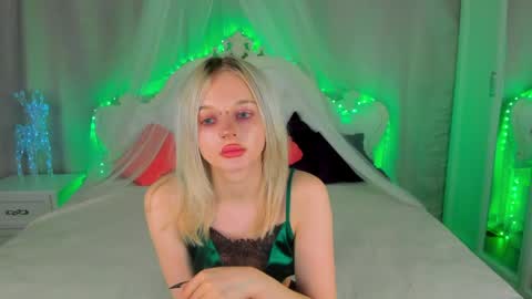 alessakiss online show from March 29, 6:46 am