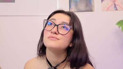 Snapshot of alessandralb chatting on May 6, 9:42 pm Alessandra Leblanc online show from May 6, 9:42 pm