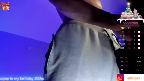 Kciqu3  Independent model online show from December 13, 8:04 pm