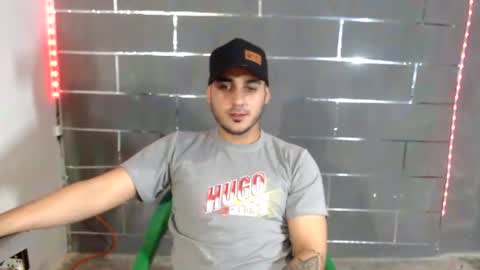 Snapshot of alessandrobooy chatting on June 25, 7:13 am alessandro online show from June 25, 7:13 am
