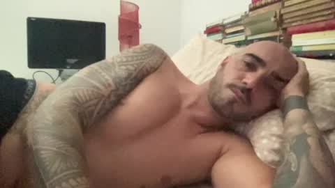 alessandromori91 online show from August 5, 1:25 pm