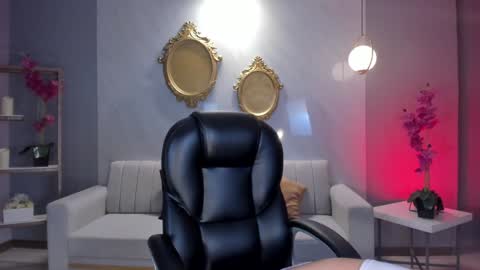 Snapshot of alessaromero chatting on February 2, 1:45 am ALESSA ROMERO online show from February 2, 1:45 am