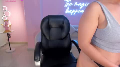 Snapshot of alessaromero chatting on February 26, 8:33 pm ALESSA ROMERO online show from February 26, 8:33 pm