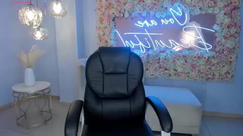 Snapshot of alessaromero chatting on November 6, 7:48 pm ALESSA ROMERO online show from November 6, 7:48 pm