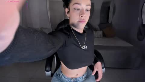 Snapshot of alessaromero chatting on November 9, 5:22 pm ALESSA ROMERO online show from November 9, 5:22 pm