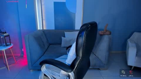 Snapshot of alessaromero chatting on December 13, 7:53 pm ALESSA ROMERO online show from December 13, 7:53 pm